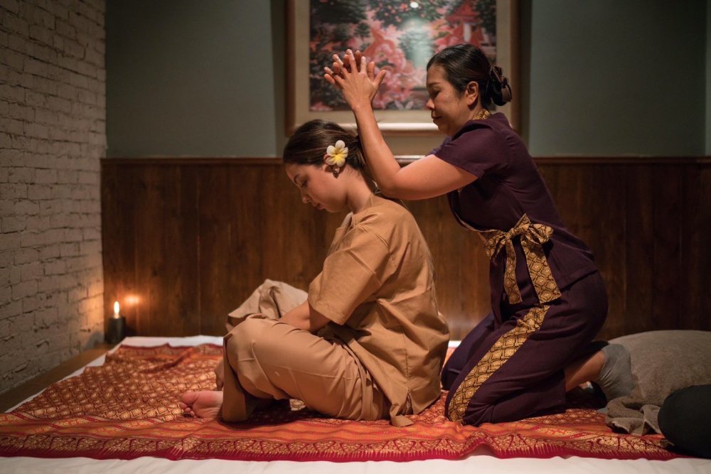 Tout savoir sur le massage thai : origines, techniques et bienfaits